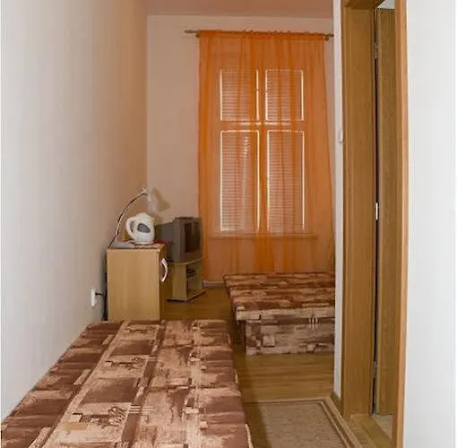 Hyde Park * Pressburg